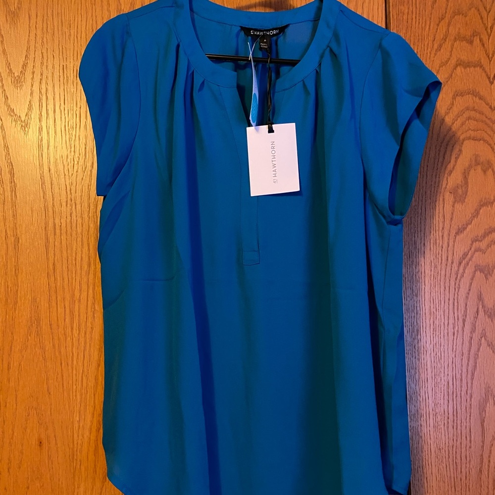 NEW w/ Tags. 41 Hawthorn Blouse - Hope Split Neck